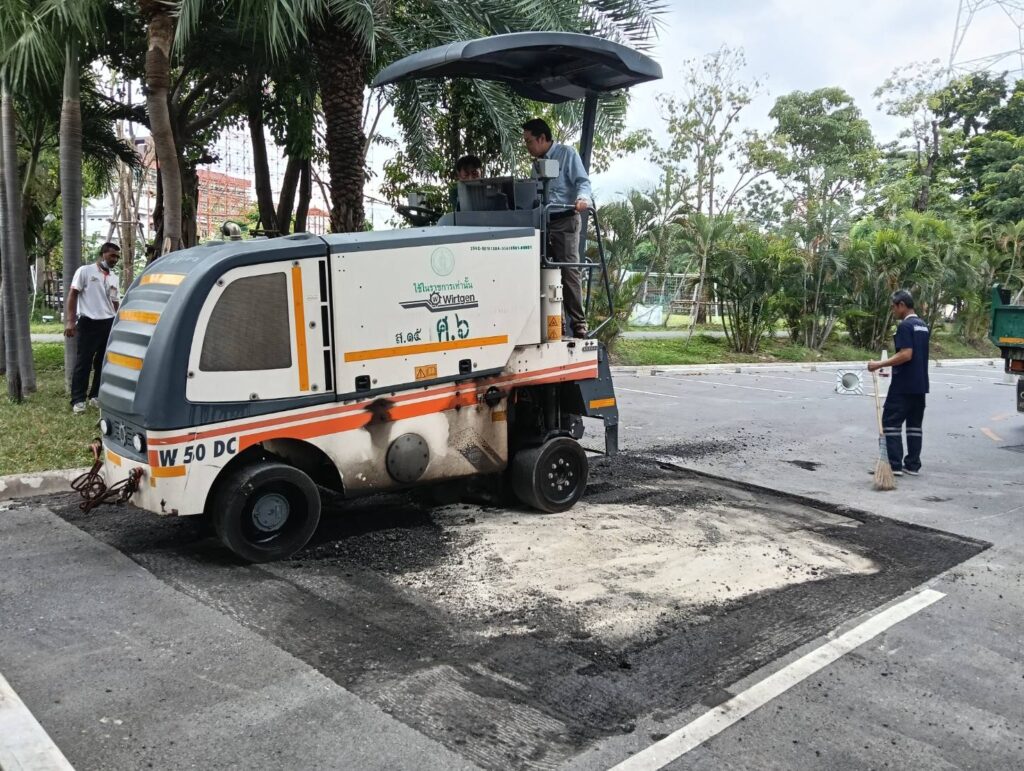 Wirtgen W50DC เครื่องไสถนนขนาดเล็ก (Small Milling Machine) จากบริษัท Wirtgen ประเทศเยอรมนี
