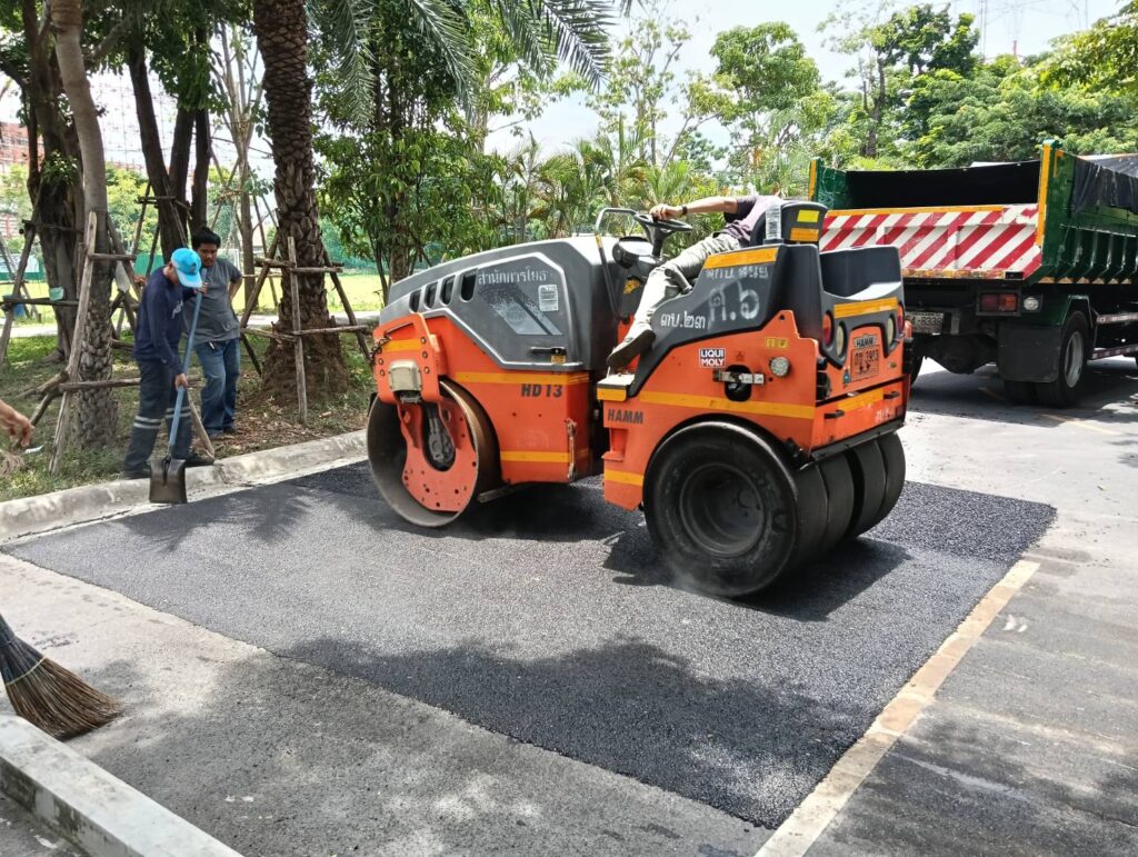 บดอัดรอบที่สอง และแต่งขอบ